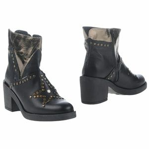 Divine Folie Leather Ankle Boots 40 IT